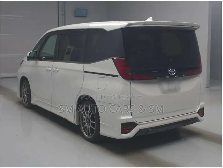 Toyota Noah 2022 Pearl