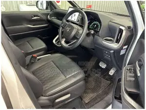 Toyota Noah 2022 Pearl