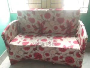 স্টিলের সোফা