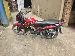 Mahindra Centuro 2016 Red