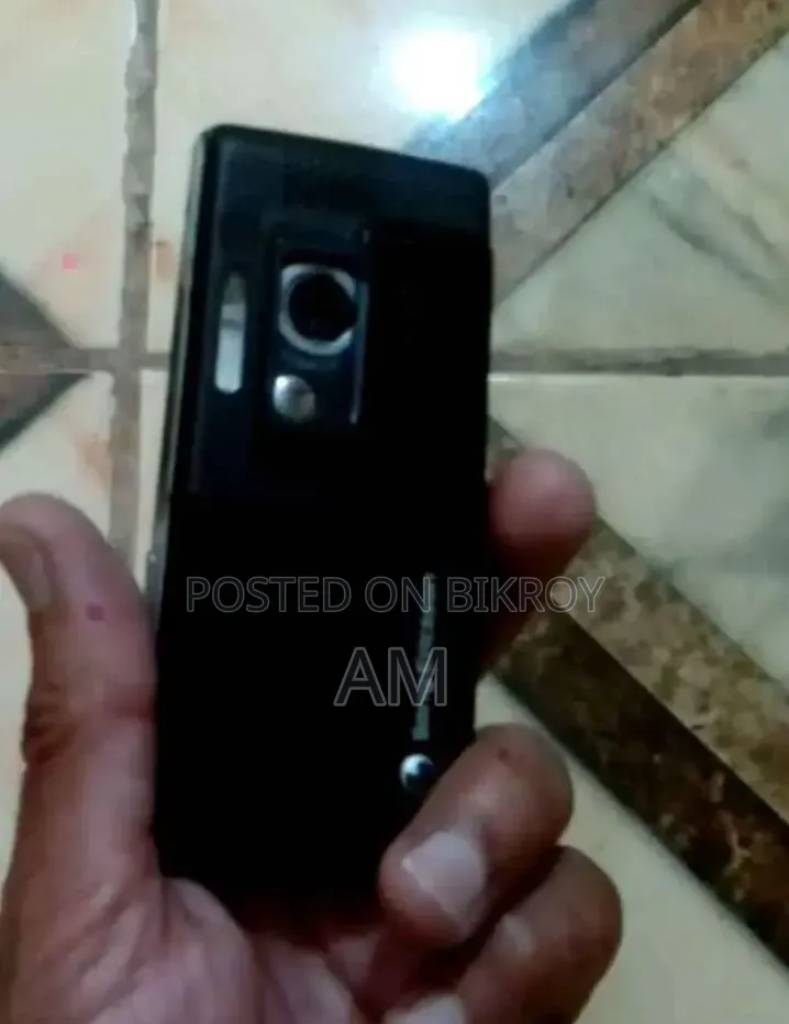 সনি এরিকসন কে৮১০ ব্ল্যাক