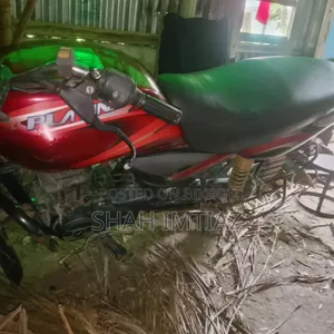 পিউজো কিসবি ২০২১ লাল