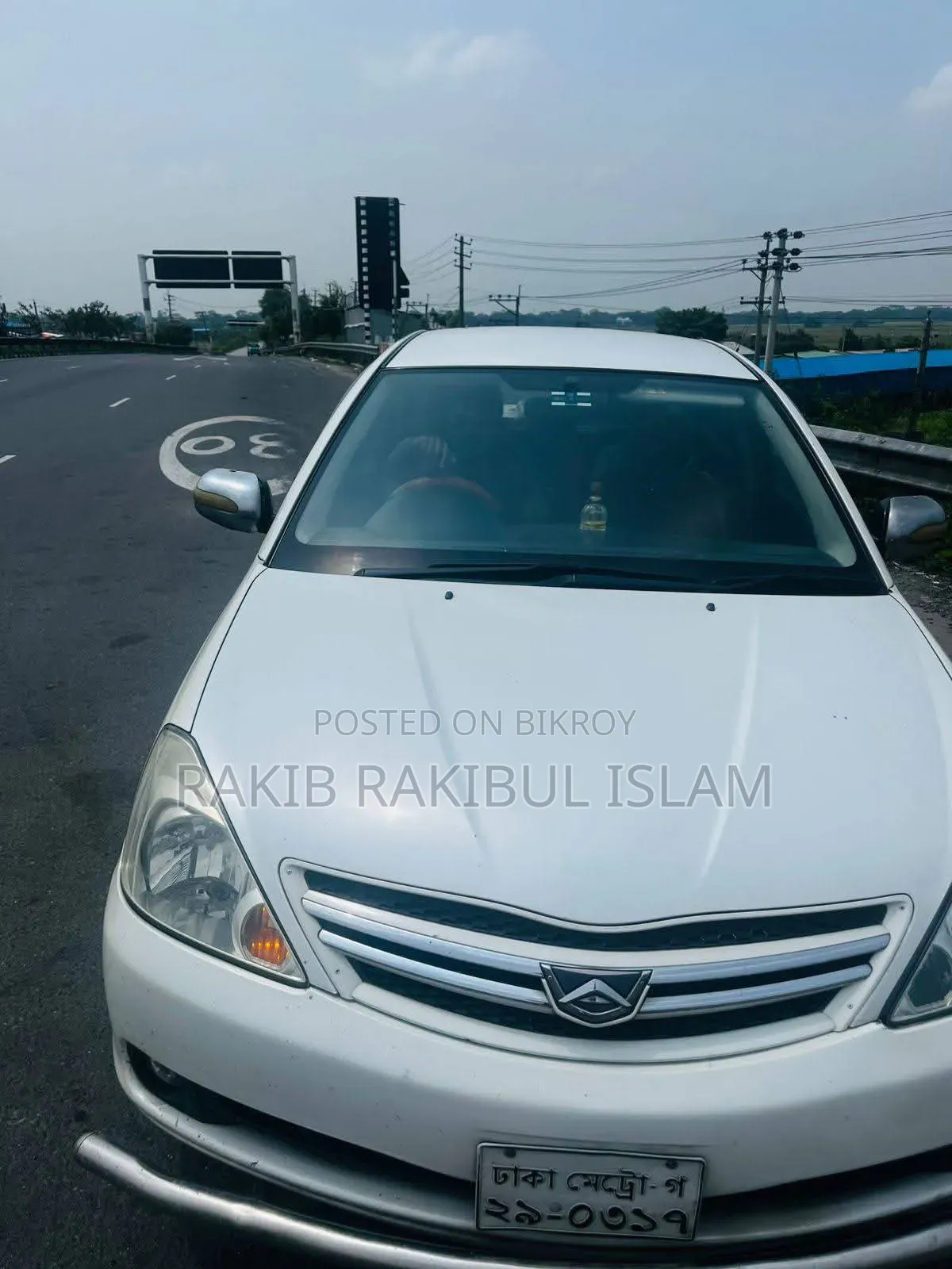 টয়োটা এলিয়ন ২০০৫ অফ হোয়াইট