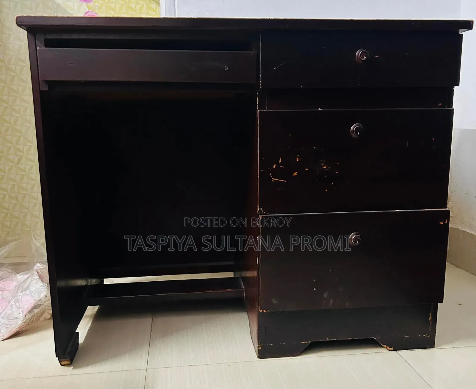 Reading Table/Laptop Table for Sale