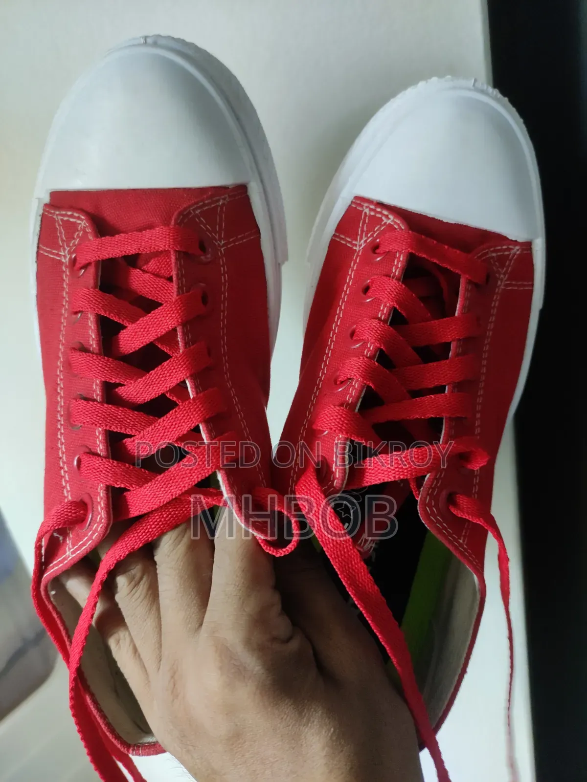 North Star Convers Like New