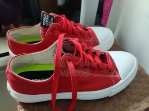 North Star Convers Like New