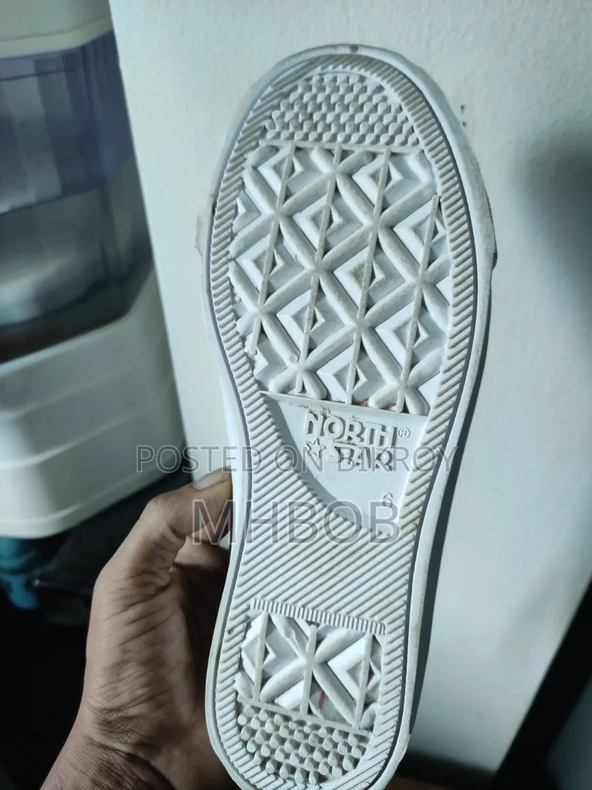 North Star Convers Like New