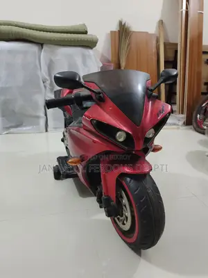 Kids' R15 Battery Bike – Good Condition