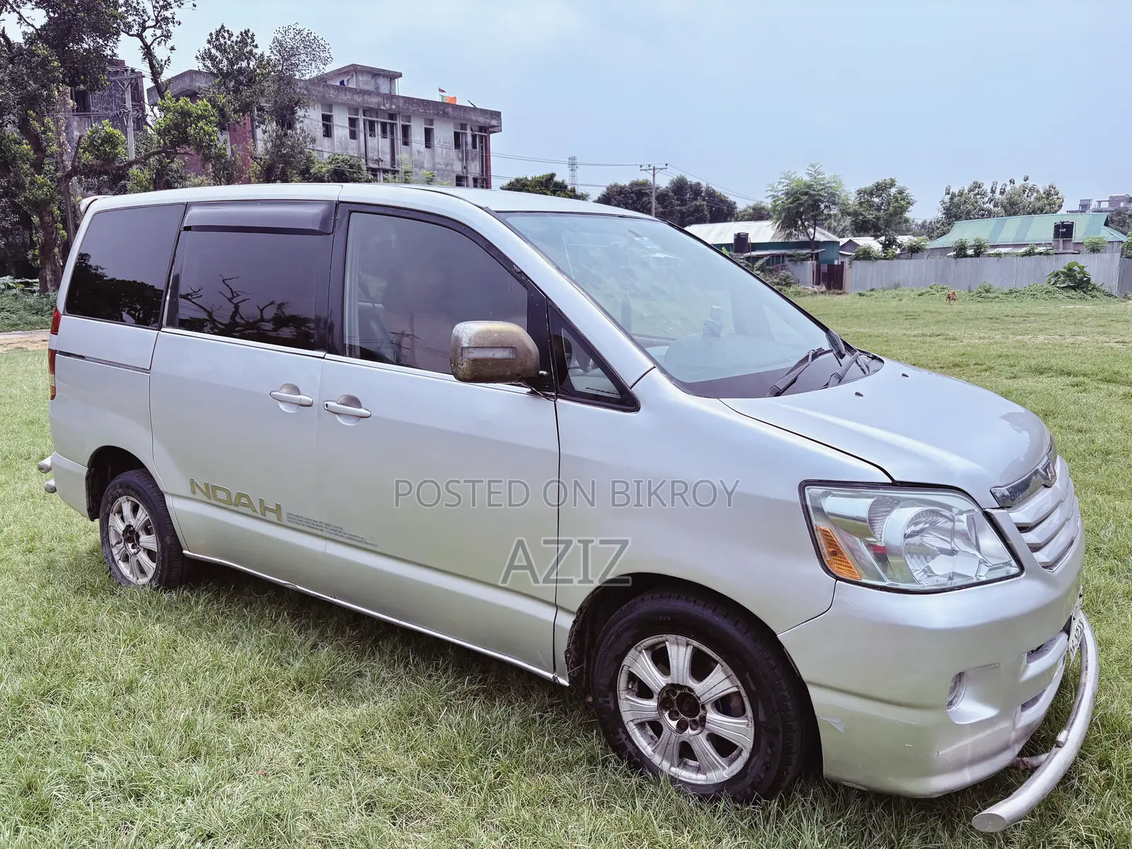 Toyota Noah 2004 Silver