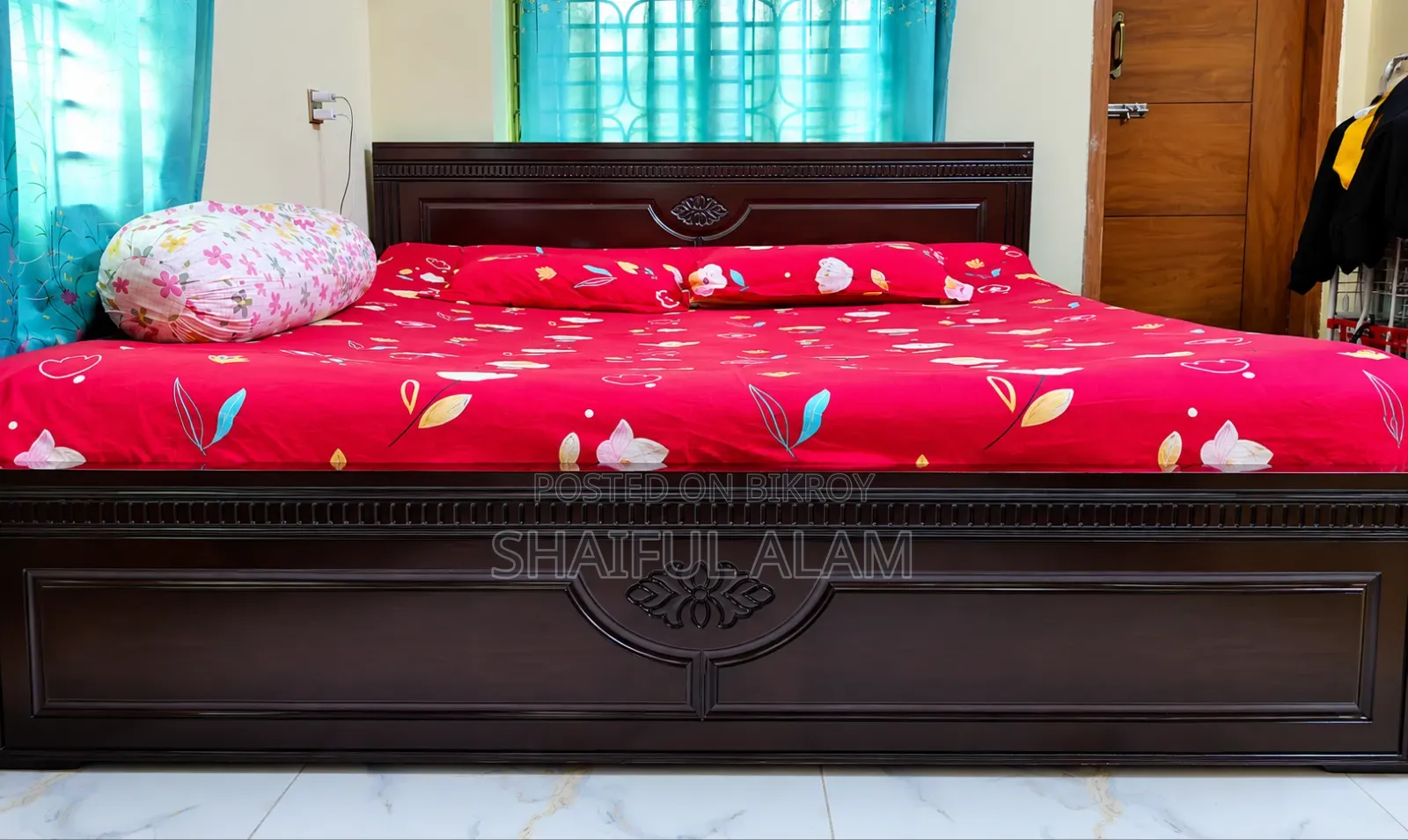 জরুরি বিক্রয় – প্রায় নতুন কাঠের খাট