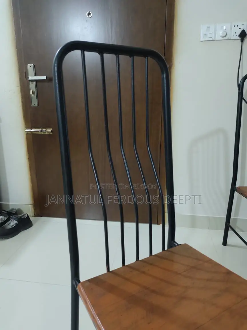 ৬টি ডাইনিং চেয়ার বিক্রয় হবে