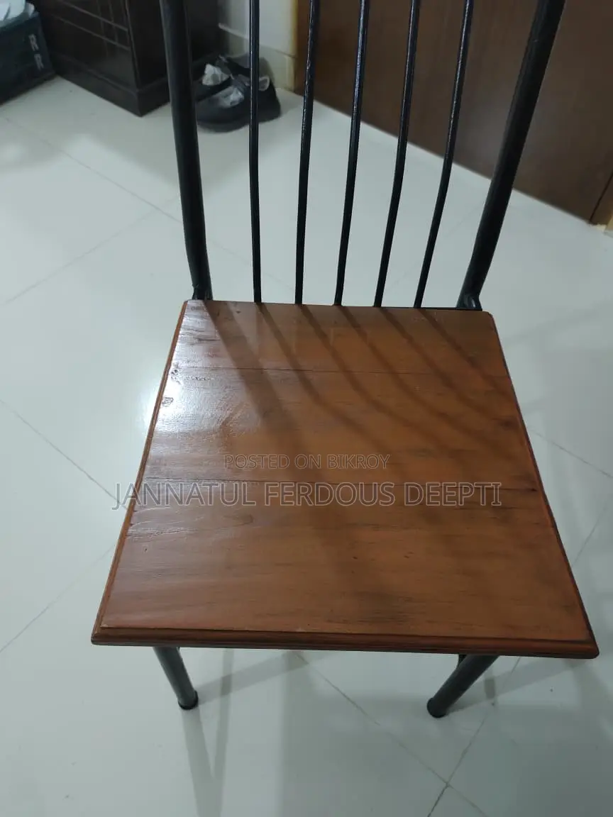 ৬টি ডাইনিং চেয়ার বিক্রয় হবে