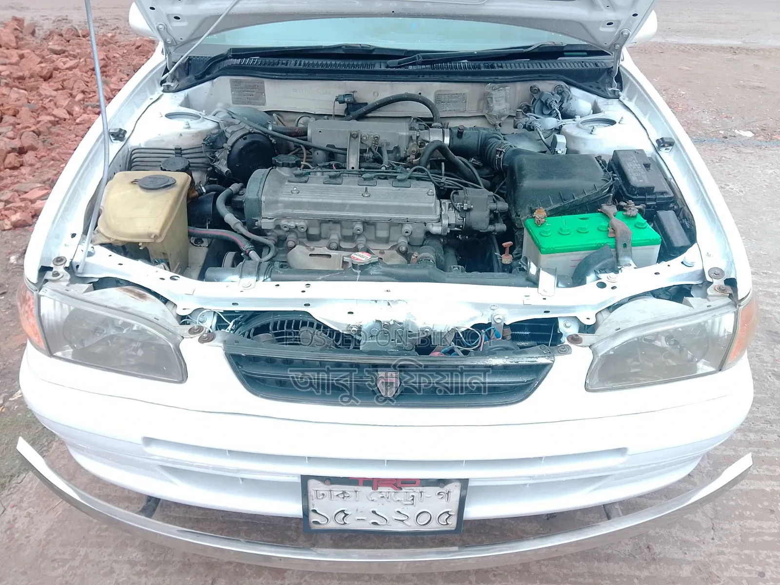 Toyota Corolla 1997 White