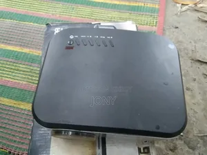 Projector for Sale, Reasonably Fresh. Must Come to Location
