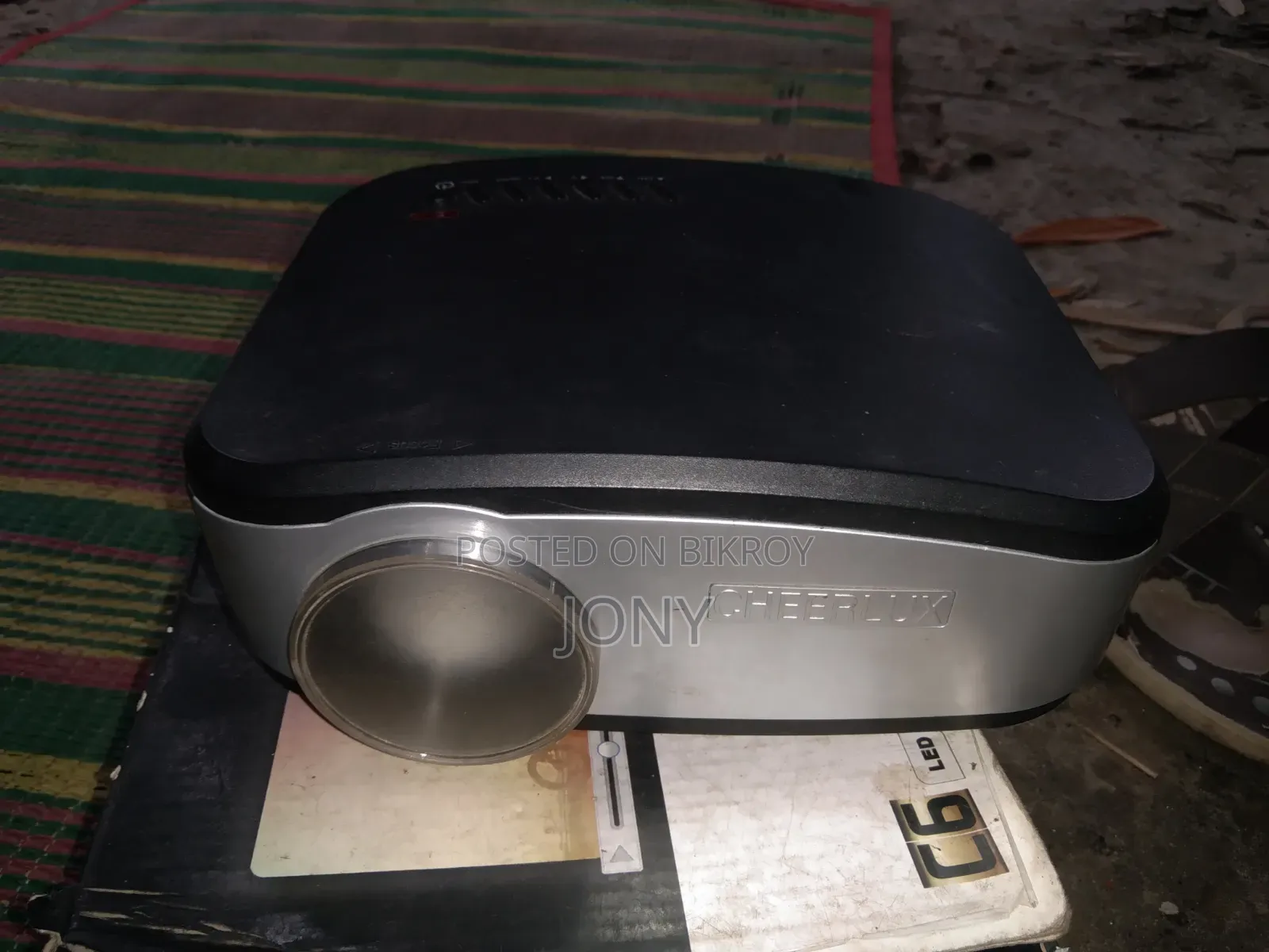 Projector for Sale, Reasonably Fresh. Must Come to Location