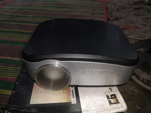 Projector for Sale, Reasonably Fresh. Must Come to Location