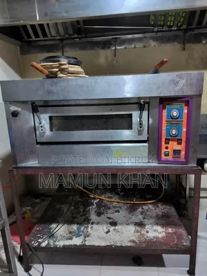 Pizza, Oven and Stand included
