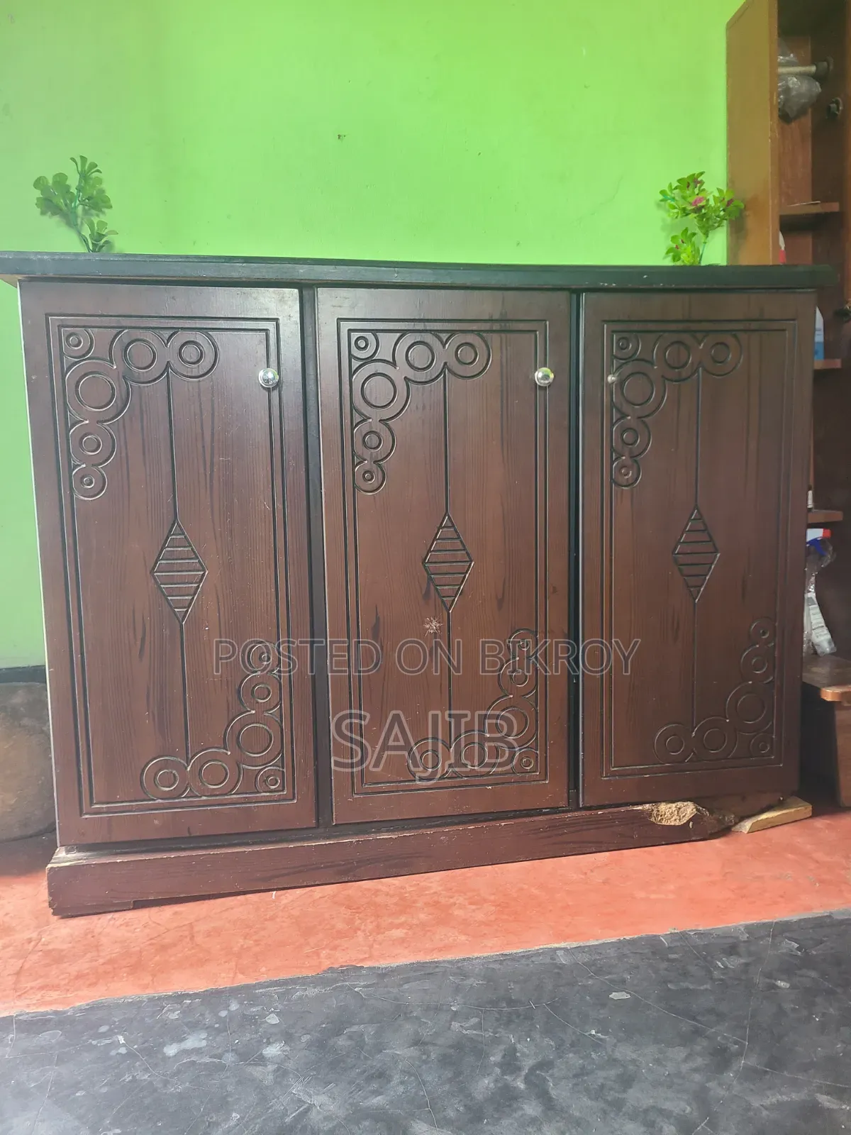 Almirah for Sale