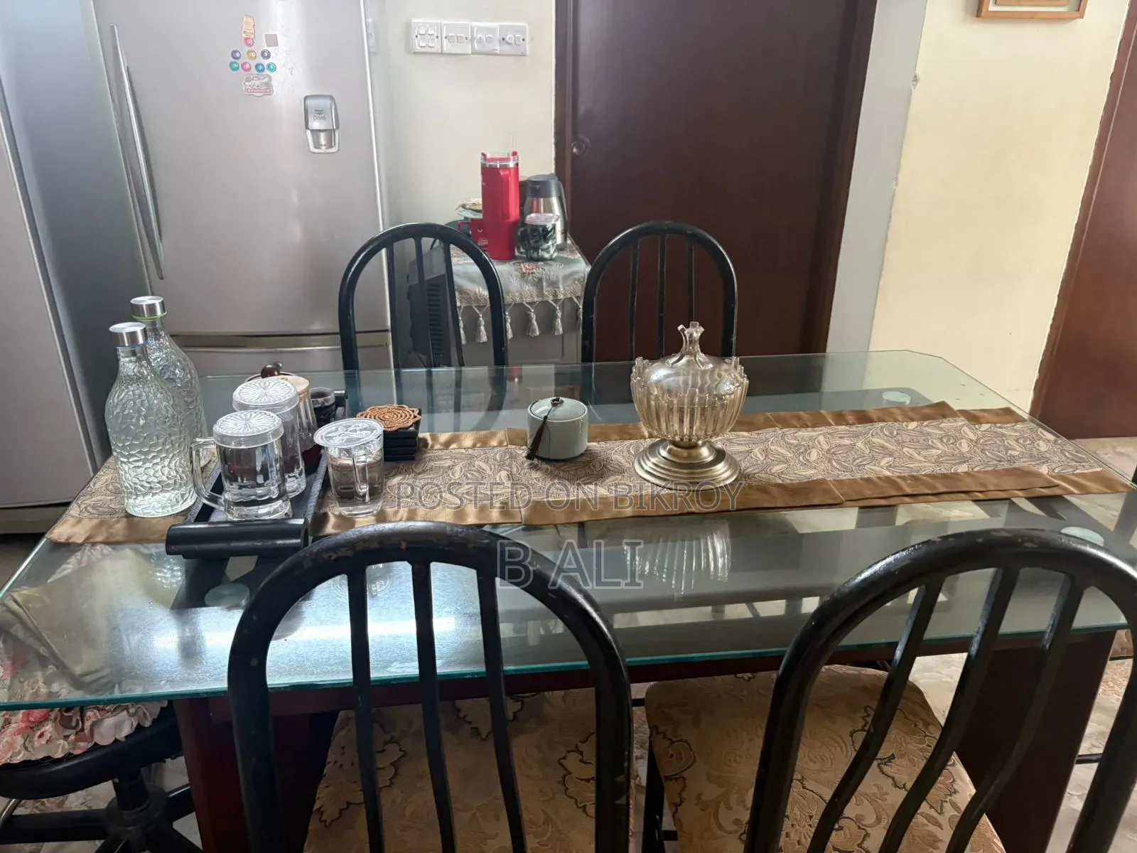 Dinning Table With 6 Chairs