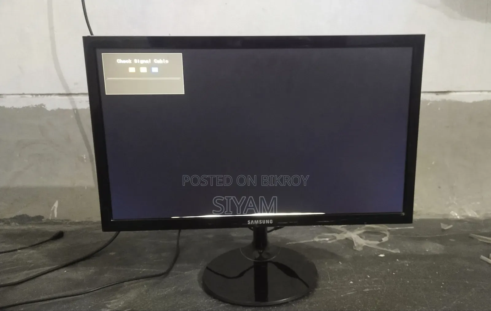 Monitor for sale. Samsung 19 Inch Monitor for Sell.