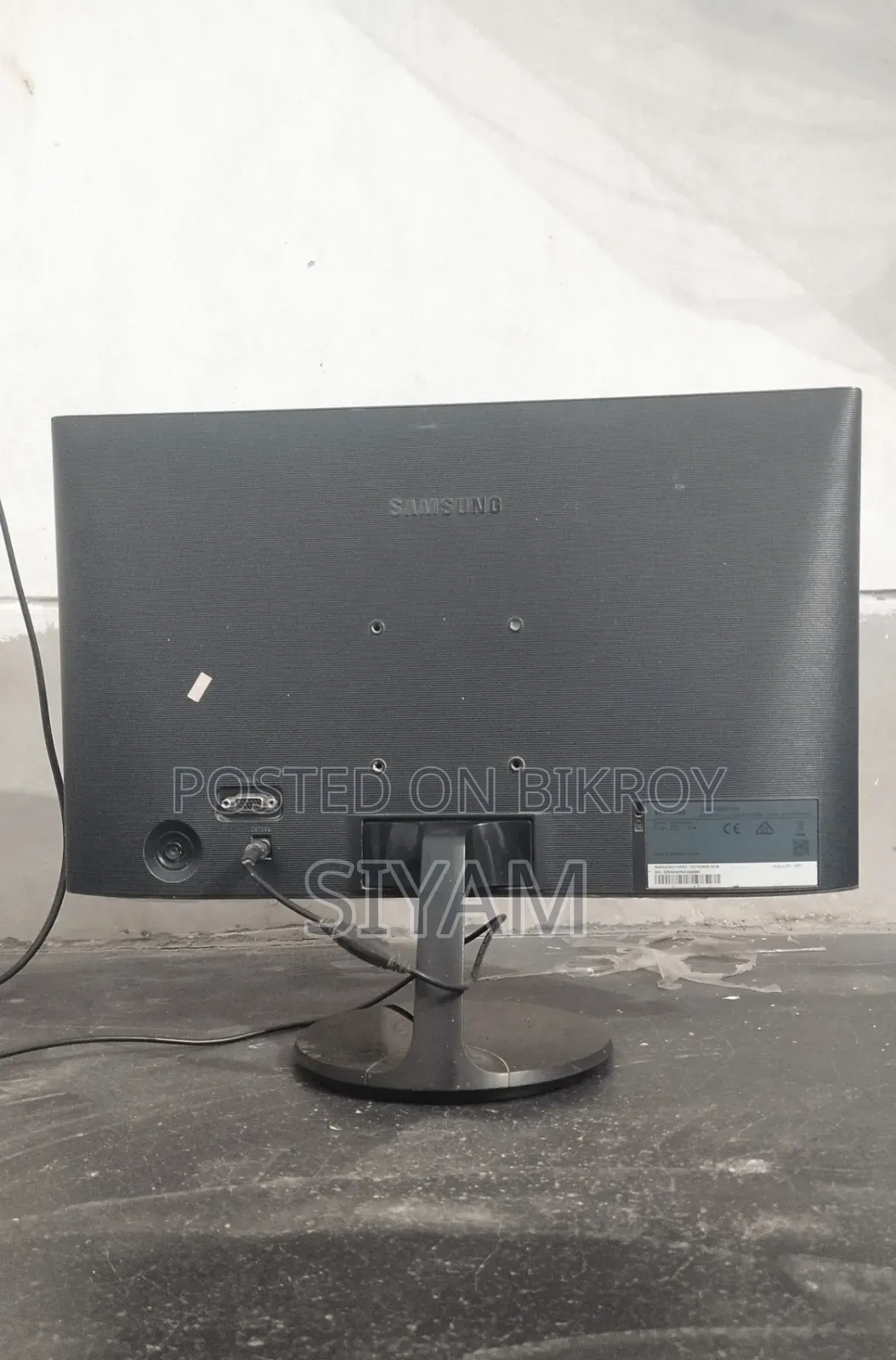 Monitor for sale. Samsung 19 Inch Monitor for Sell.