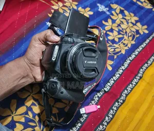 ডিএসএলআর ক্যামেরা