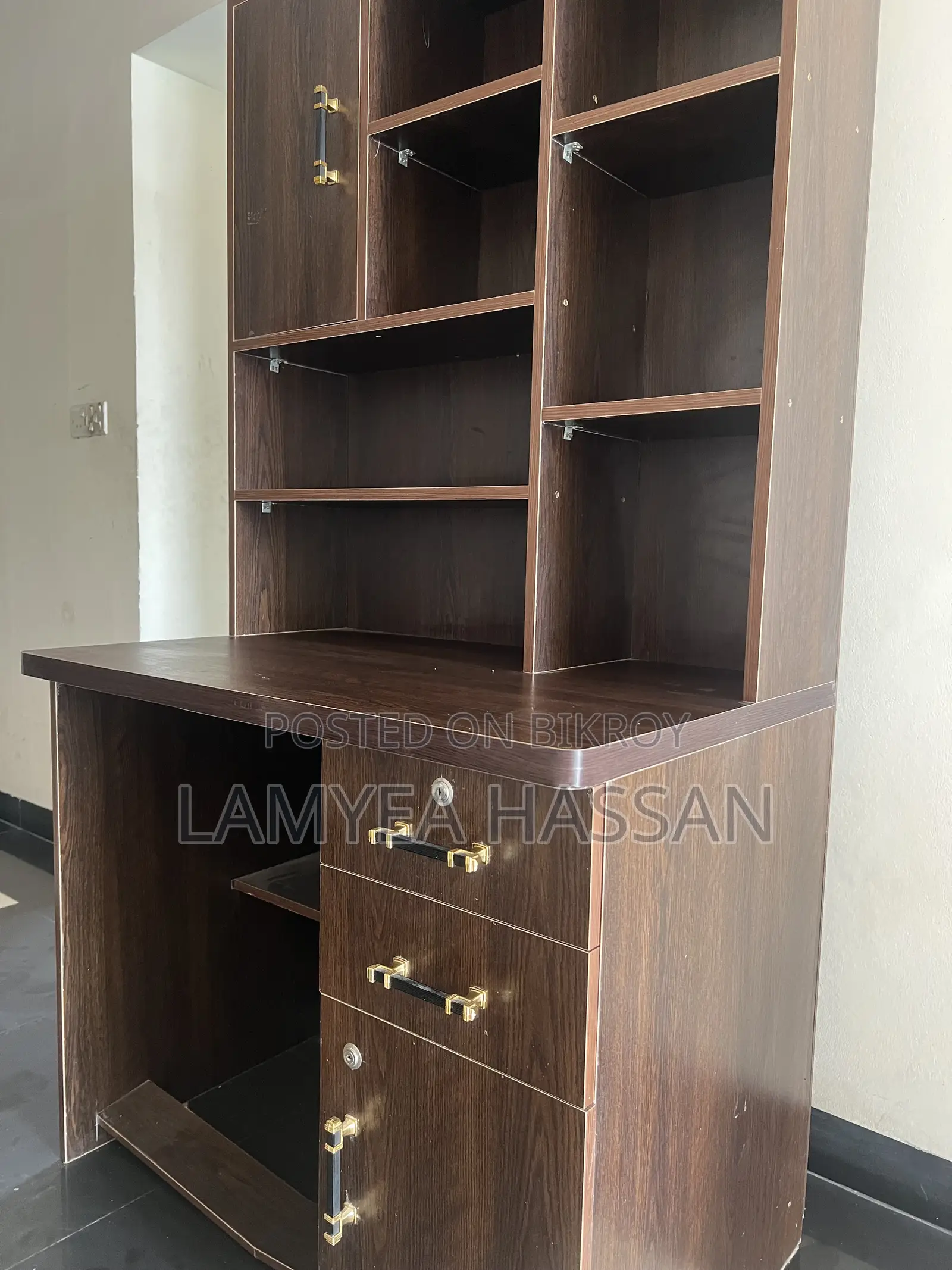 Bookshelf / Study Table