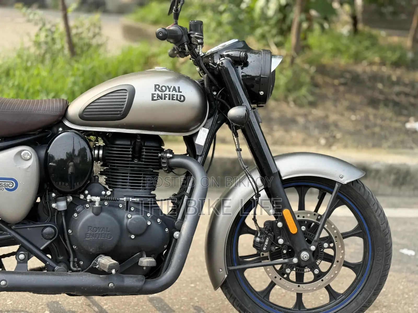 Royal Enfield Classic 350 2025 Gray