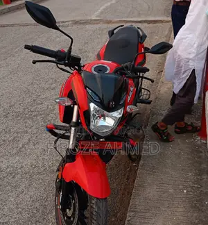 Hero Hero Hunk 150R Dual Disc ABS 2022 Red