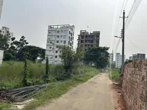 এল-ব্লক, (৩+৩)=৬ কাঠা প্লট বসুন্ধরা আর/এ-এর জন্য জরুরি ভিত্তিতে বিক্রয়