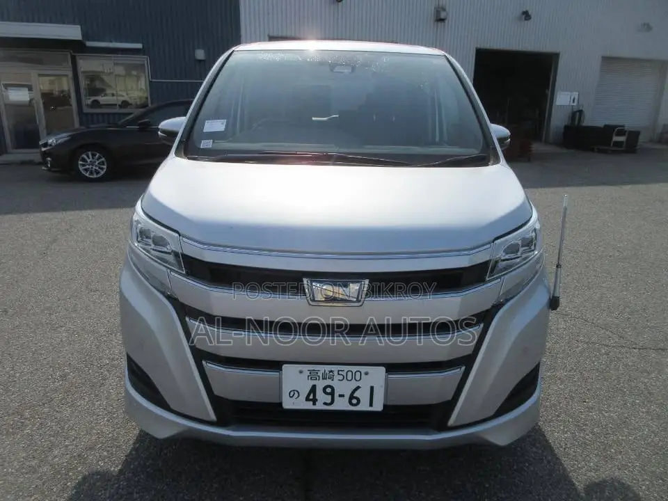 Toyota Noah 2021 Silver