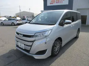 Toyota Noah 2021 Silver