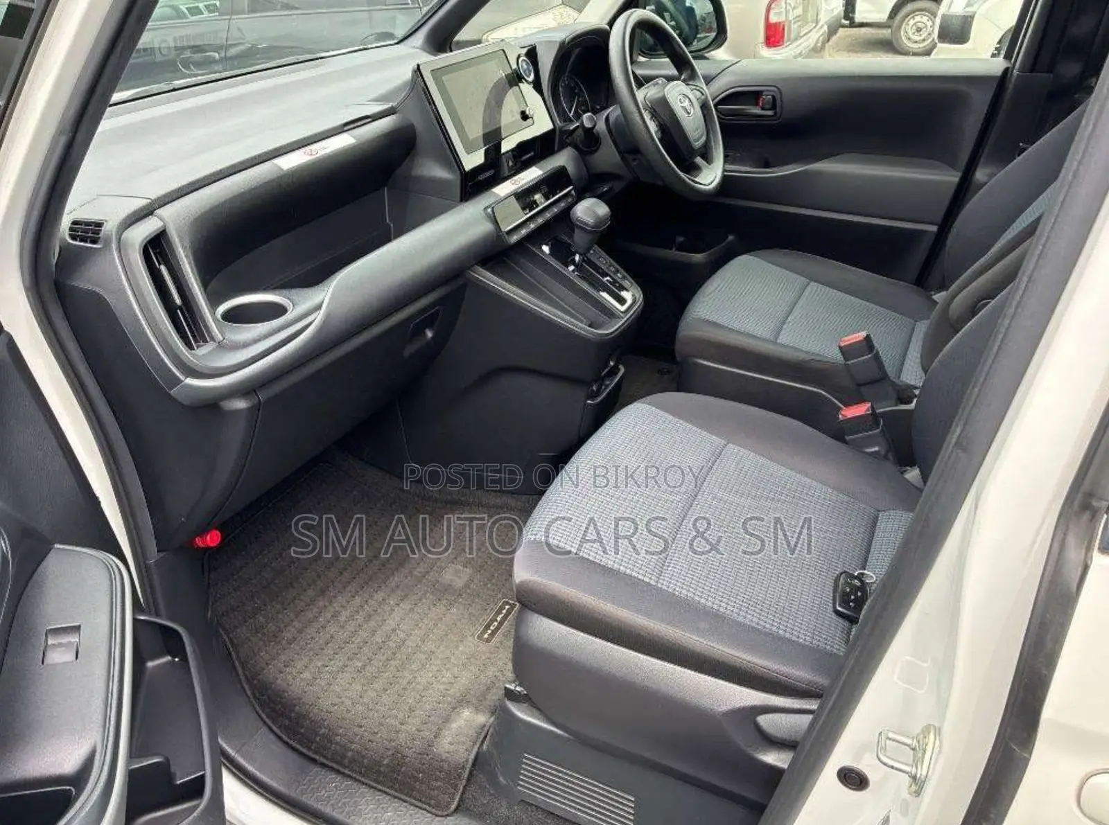 Toyota Noah 2022 Pearl