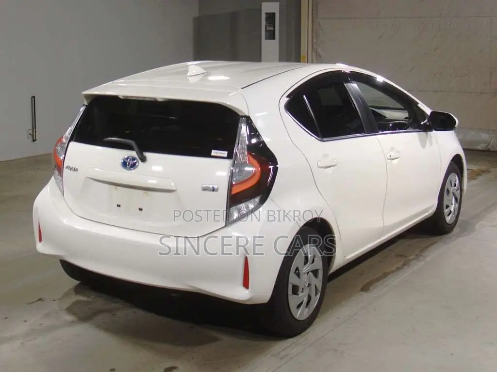 Toyota Aqua 2021 White