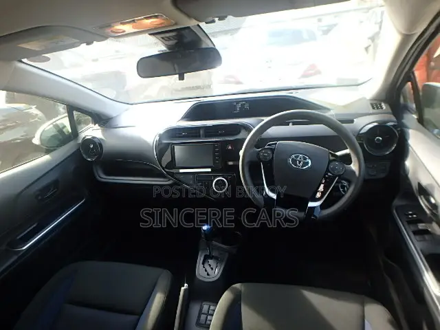 Toyota Aqua 2021 White
