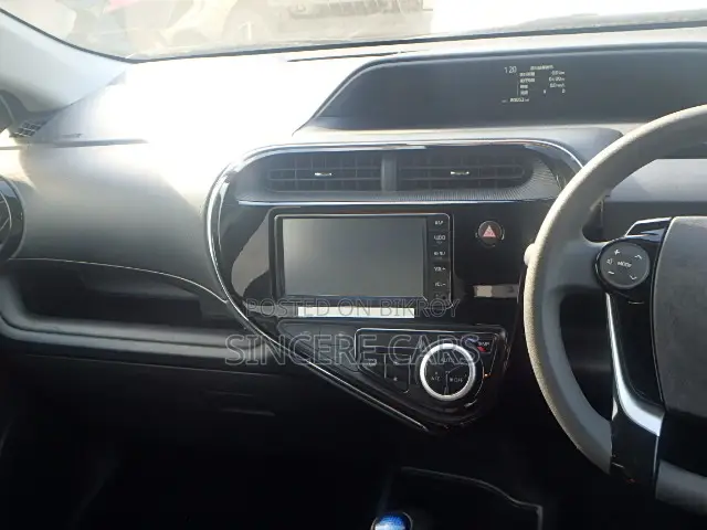 Toyota Aqua 2021 White