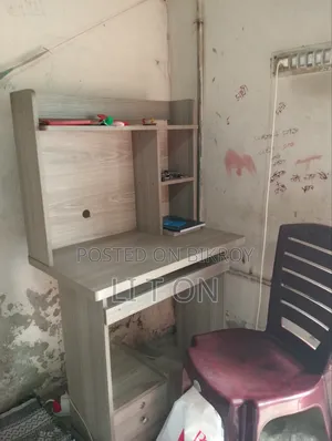 ইমারজেন্সি টাকার প্রয়োজন তাই টেবিল বিক্রয় করা হবে