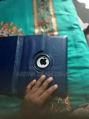 Laptop Apple 2GB Apple M2 HDD 32GB