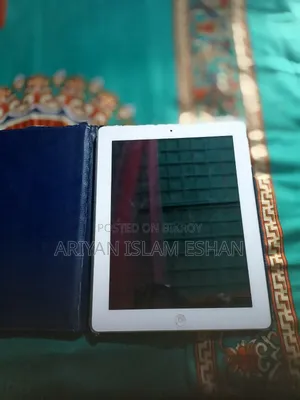 Laptop Apple 2GB Apple M2 HDD 32GB