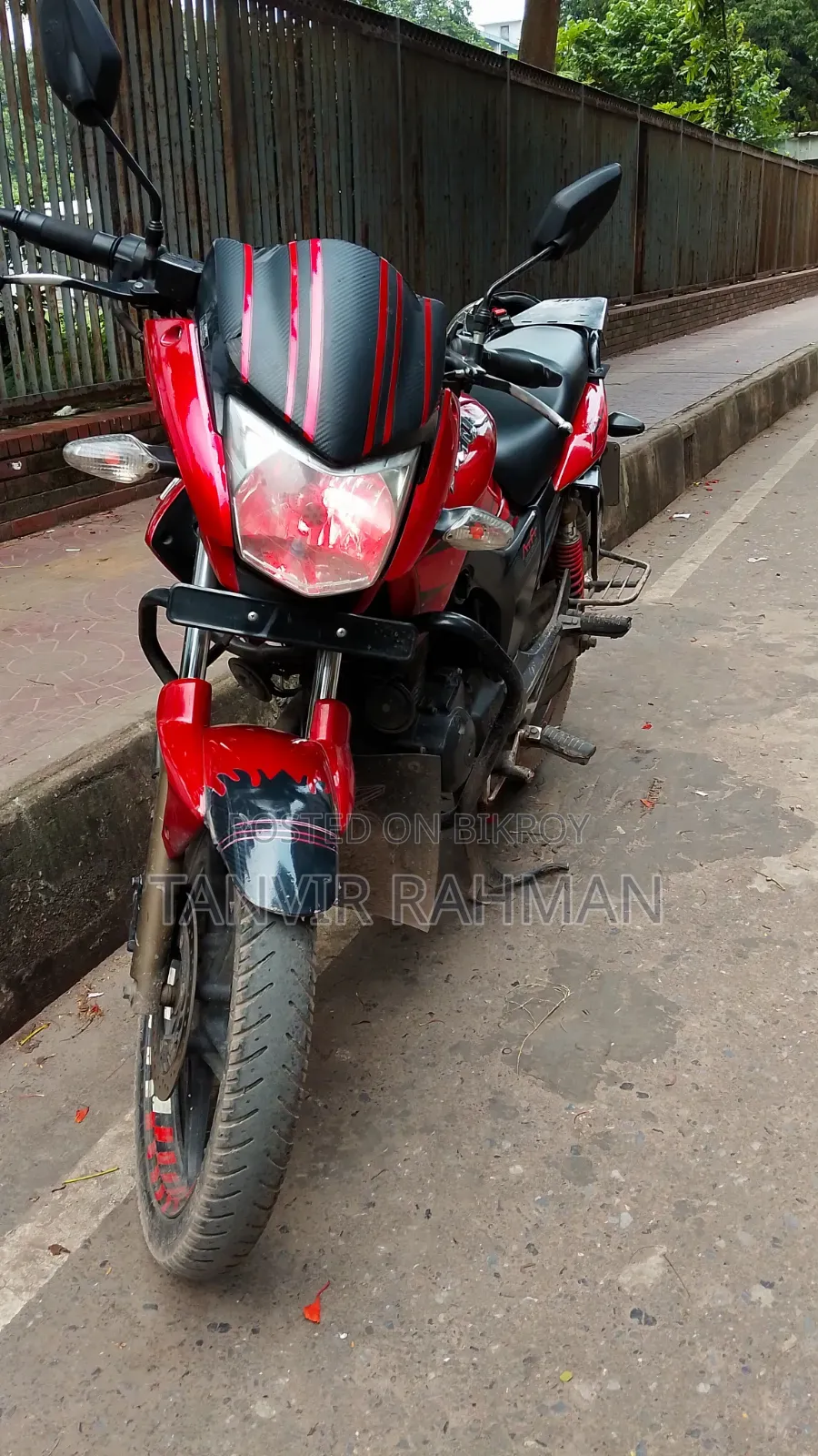 Hero Hunk ২০১৬ রেড