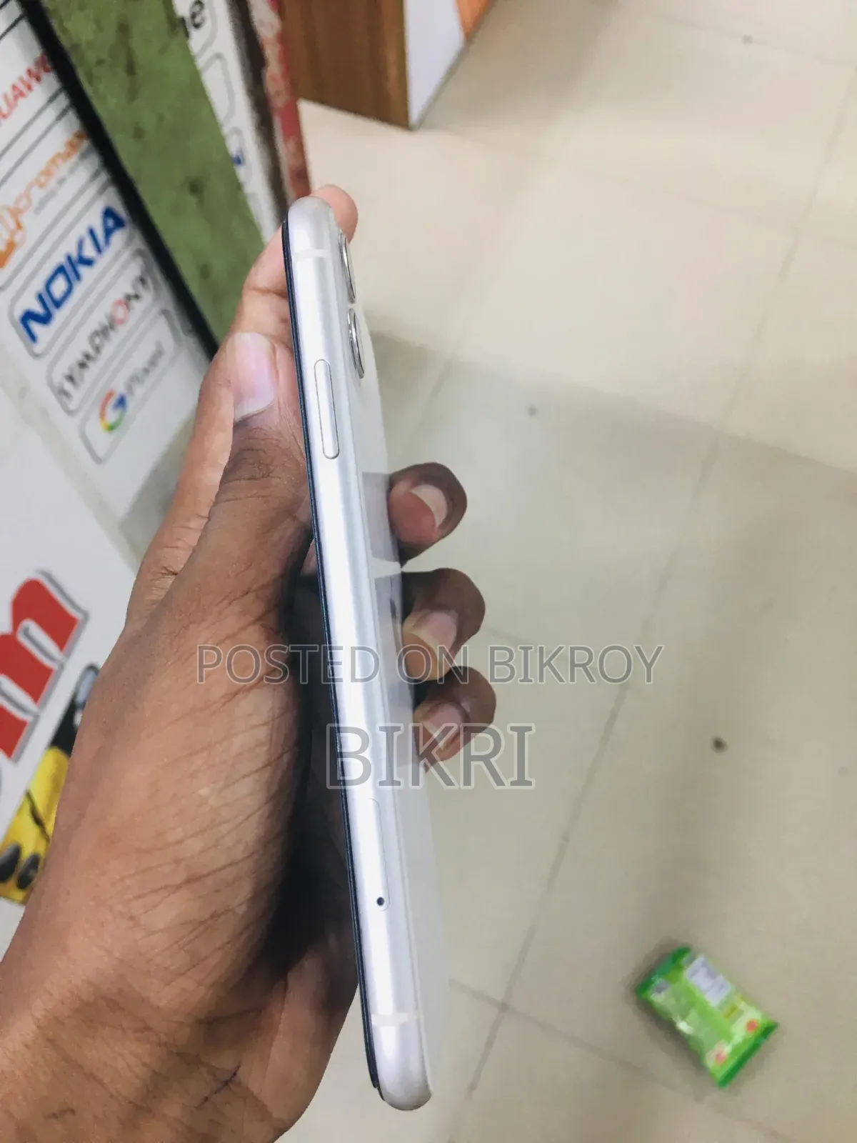 Apple iPhone 11 64 GB White