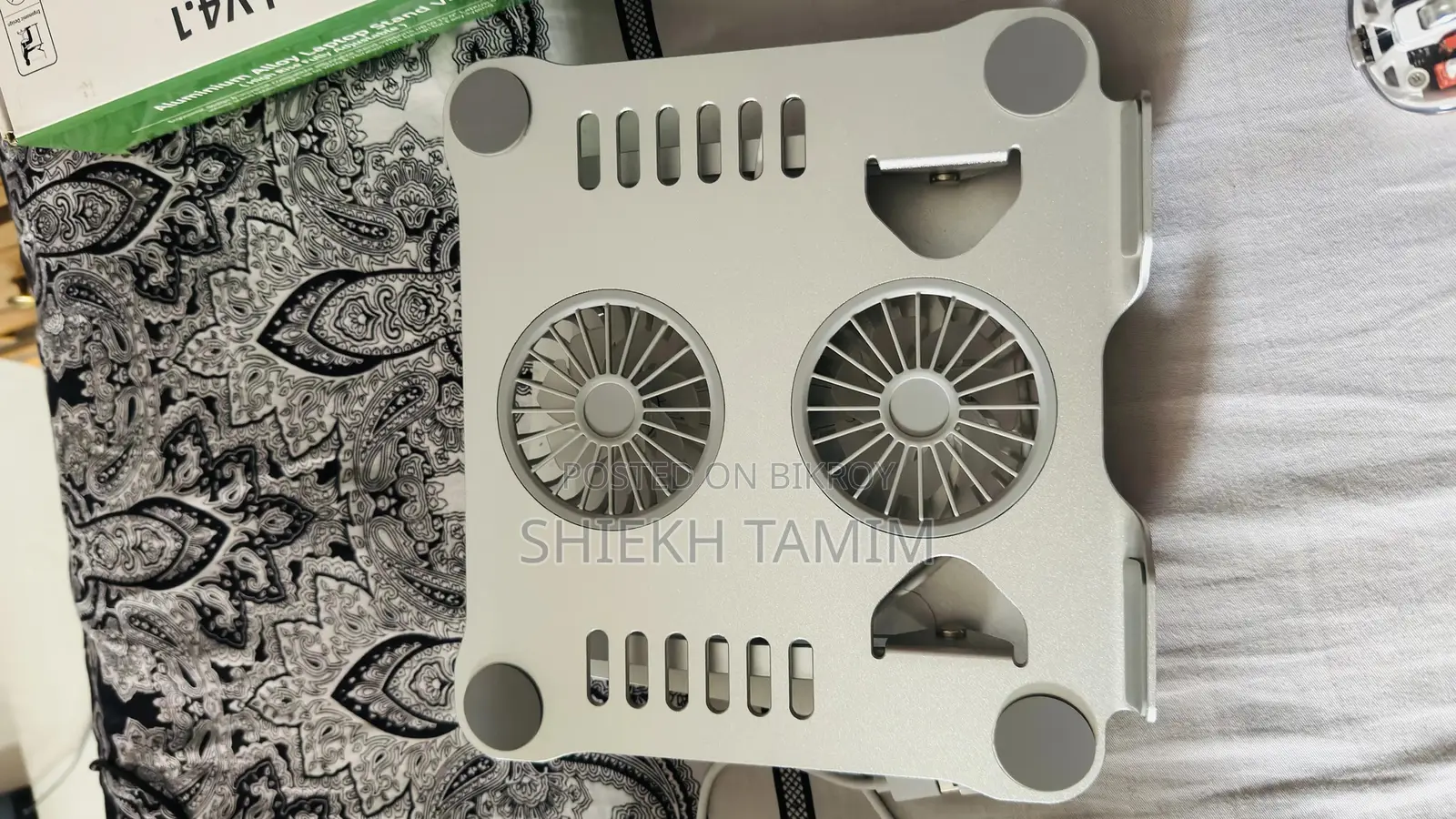 ল্যাপটপ স্ট্যান্ড