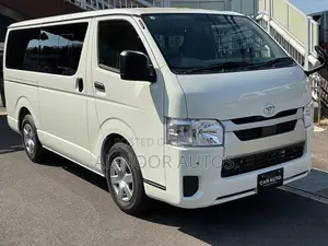 Toyota HiAce 2021 White