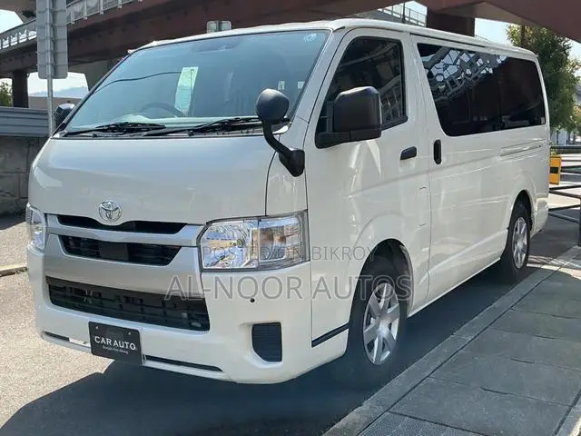 Toyota HiAce 2021 White