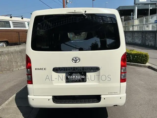 Toyota HiAce 2021 White