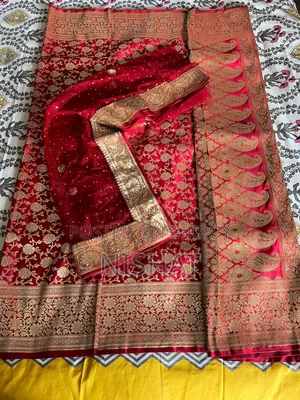 ব্রাইডাল বেনারসি কাতান শাড়ি