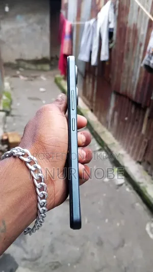 Vivo Y18 64 GB Black