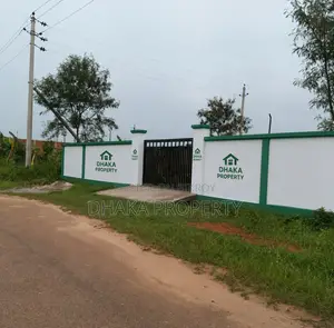 সেক্টর-১১ তে ৩০ ফুট রাস্তা সংলগ্ন ৫ কাঠার পশ্চিমমুখী লেক সাইড প্লট
