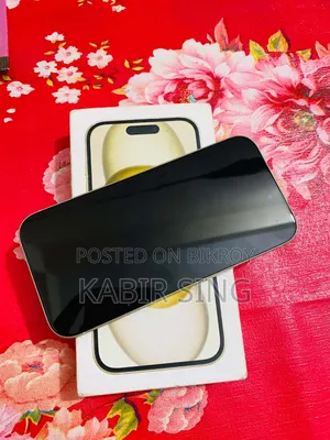 New Apple iPhone 15 128 GB Yellow