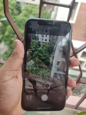 Apple iPhone 11 64 GB Black
